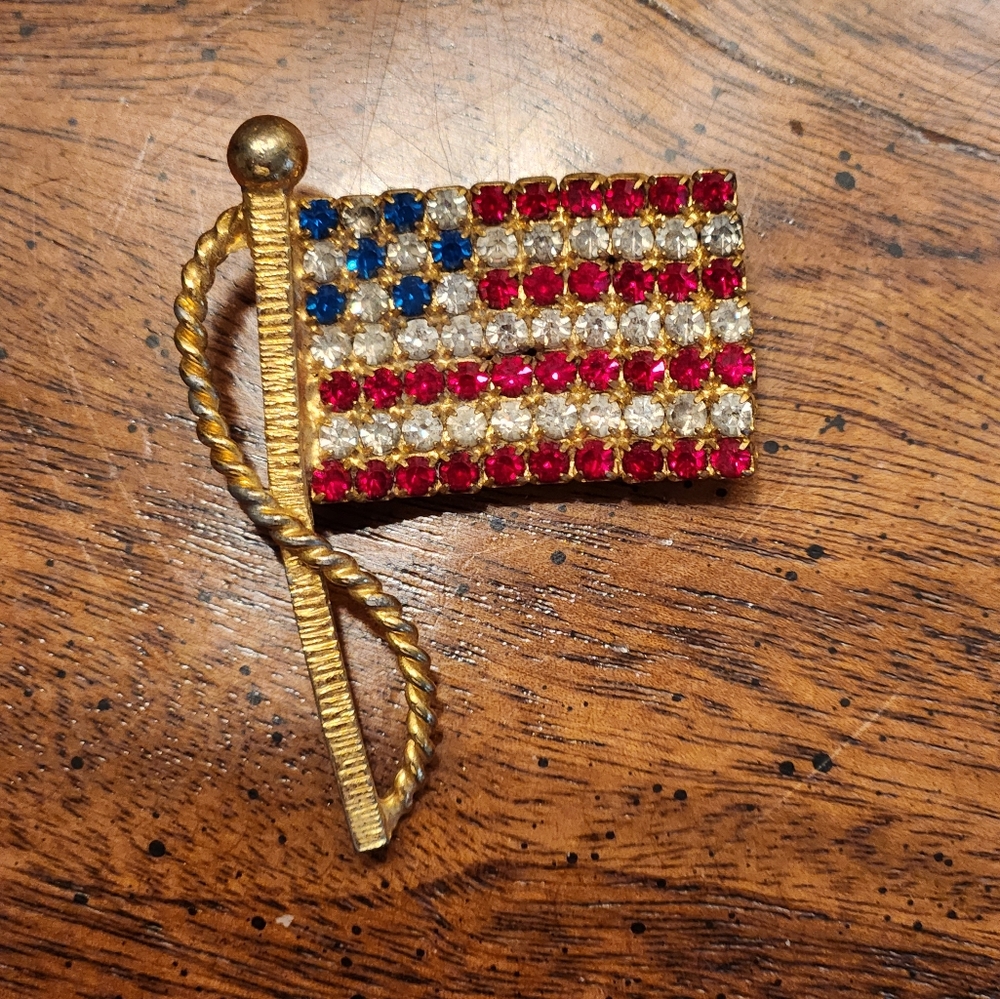 Vintage American Flag Brooch